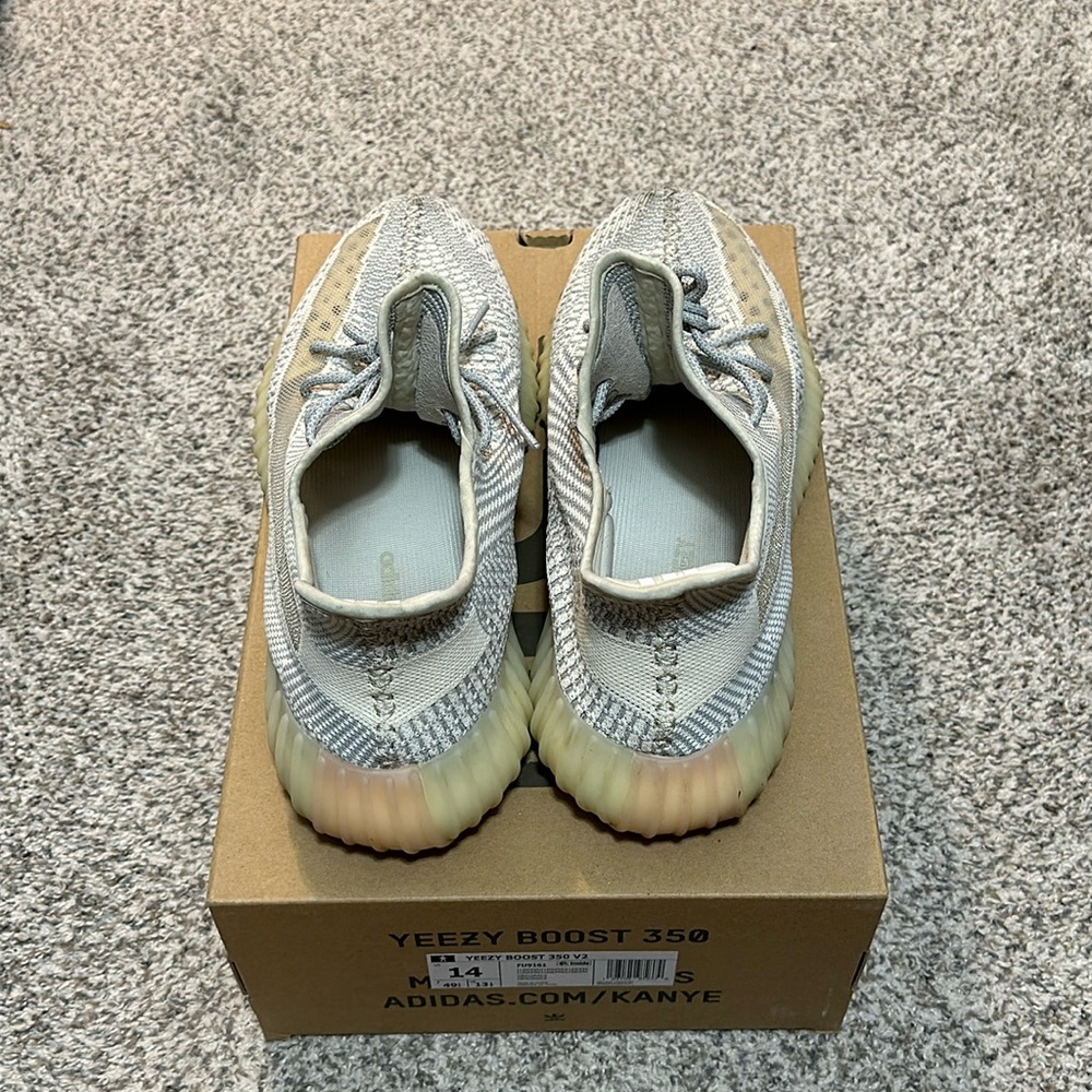 Yeezy Boost 350 V2